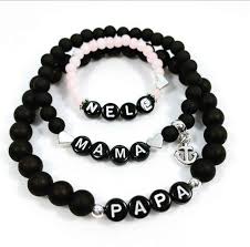 Black And White Bracelet Baby 115 Familienset Armbander Namensarmband Babyarmband Baby Geschenk Personalisiert Family Geburt Miperla In 2020 With Images Word Bracelet Baby Jewelry Diy Floral Crown