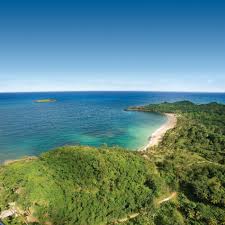 Las empresas aes dominicana y scotiabank suscribieron un acuerdo de financiamiento por 36 millones de dólares a 5 años, para la construcción del proyecto solar santanasol, estructurado de acuerdo con los principios de préstamos verde. Samana Republica Dominicana