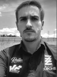 TIME ATLÉTICO DE GIMIRIM O time barriga-verde, final da década de 1940,  ainda dos tempos em que a cidade tinha o nome da GIMIRIM. Quem eram os  jogadores? Será que alguém consegue