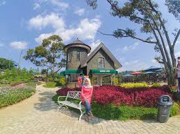 Ada beberapa rute untuk mencapai lokasi farmhouse lembang bandung: Rumah Hobbit Cileungsi Dengan