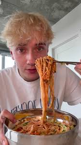 Delicious and Spicy Cold Kimchi Noodles Recipe