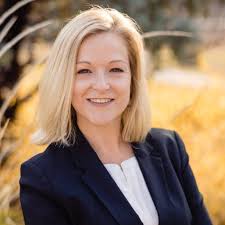 Christine Pease's Instagram, Twitter & Facebook