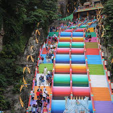 Make batu caves a centerpiece of your batu caves vacation itinerary, and find what else is worth visiting using our batu caves travel itinerary planner. Batu Caves Kumbabishekam 2018 Amazing Sights At Batu Caves Plus Monkeys Up In The Batu Caves In Kuala Lumpur Is Famous For The Enormous Lord Murugan Statue Welcoming