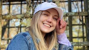 Traveling with the kids in tow doesn't mean skipping out on adventure. 22 Year Old Woman Vanishes While Documenting Cross Country Trip With Boyfriend Abc News