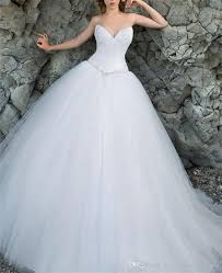 Hochzeitskleid prinzessin spitze prinzessin kleid hochzeit brautkleid spitze hochzeit schleier tüll ballkleid abendkleid brautkleid vintage prinzessinnen brautkleider wien. Grosshandel Tragerlosen Tiefen Schatzausschnitt Spitze Top Weisse Tull Kugelkleider Strand Brautkleid Perlen Taille Prinzessin Bridal Kleid Von Everlastinglovedress 128 31 Auf De Dhgate Com Dhgate