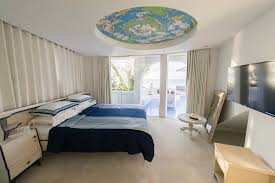 Located in the middle of bingin cliff, in the morabito art cliff estate, santorini loft is facing the ocean. Santorini Morabito Art Cliff