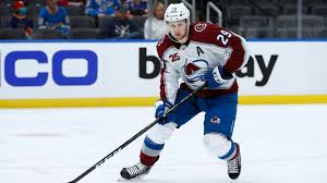 Nathan mackinnon finds himself on a list of hockey hall of famers for the most points in the #stanleycup playoffs through 50 games. U7jepfbcdbgz7m