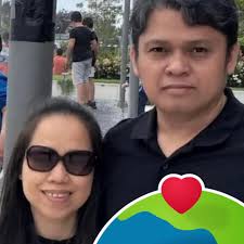 Eating Filipino Street Food from Toto's Grill! Trying their Chicken, Beef  and Pork Isaw (Intestines), and their Fried Milkfish (Bangus)! What's your  favorite street food