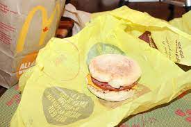 Care e problema cu mcdonald's?? Am Mancat Zilnic Doar Mic Dejun La Mcdonalds S Ca SÄ InÈeleg ViaÈa Èi Libertatea