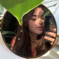 Lily Norris's Instagram, Twitter & Facebook