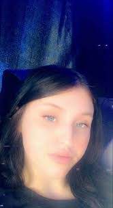 Mari Russell's Instagram, Twitter & Facebook