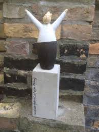 Kleiner Konig Pappmache Figuren Keramik Projekte Kunst