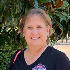 Beth Tackett's Instagram, Twitter & Facebook