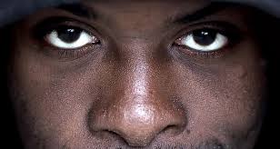 Benit soit le fruit.que le seigneur ouvre. Cernes Noirs Comment S En Debarrasser Un Jour Un Homme