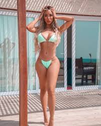 Paula Manzanal - Free pics, galleries & more at Babepedia