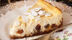 Gli amaretti sono biscottini a base di mandorle diffusi in molte regioni d'italia. Torta Di Ricotta E Marmellata Con Gli Amaretti Deliziosa Pasta Frolla Ripiena