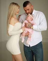 Check spelling or type a new query. Obavany Zapasnik Ale I Nezny Tatinek Karlos Vemola Uz Zacina Odhanet Napadniky Luxury Prague Life