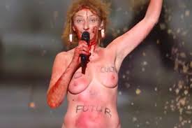 César 2021 : Corinne Masiero se met nue en direct pour soutenir les  intermittents