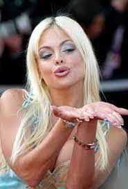 Jane Star's Instagram, Twitter & Facebook