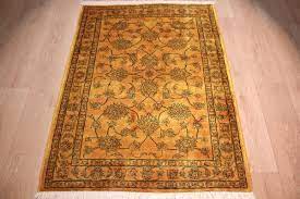 Übergroßer mesched teppich, antik gebrauchsspuren, partiell abgetreten, 333cm x 602cm. Perser Teppich Mesched 143x106 Cm Gold