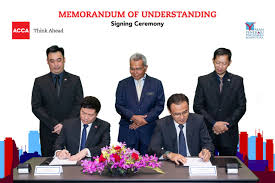 Laluan ini memerlukan pelajar mengkaji certified accounting technician (cat) iaitu kelayakan segera selepas sijil pelajaran malaysia (spm) sebelum melanjutkan pengajian untuk kelayakan acca. Yayasan Peneraju Perbaharui Kerjasama Dengan Acca Untuk Lahirkan Lebih Ramai Akauntan Profesional Prebiu Com