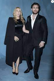 He is the son of sarah and robert johnson. Aaron Taylor Johnson Et Sa Femme Sam Defile Givenchy Collection Printemps Ete 2019 Au Palais De Justice Paris Le 30 Septembre 2018 C Olivier Borde Bestima Purepeople