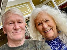 Our mama's know everything about us. And love us anyway. Happy Mama's Day  to all!!❤️