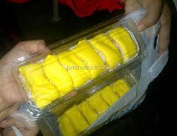 Menyetek durian adalah salah satu cara perbanyakan durian yang merupakan tanaman asli daerah tropis. Order Durian Crepe