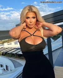 Luana Vjollca sensual corridor sway