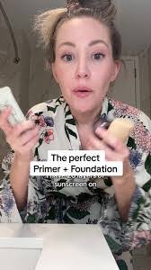 Jillian Bond's Instagram, Twitter & Facebook