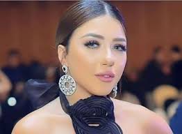 وزير الطيران يوضح تأثير كورونا على المضيفات: Ø´Ù‚ÙŠÙ‚Ø© Ø³Ø§Ø±Ø© Ø³Ù„Ø§Ù…Ø© ÙÙ†Ø§Ù†Ø© Ø´Ø§Ø¨Ø© ØªÙ†Ø§ÙØ³Ù‡Ø§ ÙÙŠ Ø§Ù„Ø¥Ø«Ø§Ø±Ø© ÙˆØ§Ù„Ø¬Ø§Ø°Ø¨ÙŠØ© ØµÙˆØ±