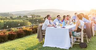 Backyard wedding on a budget. How To Plan A Wedding On A Budget Ramseysolutions Com