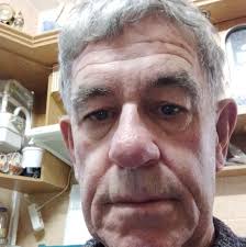 I am a very simple woman, Love being at home and enjoying the companionship  of my friend/lover. I am looking for some one who can appreciat what I  bring to the table