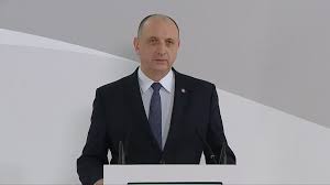 Wietrzenie sal podczas przerw, dezynfekcja placówek w weekendy. Powrot Dzieci Do Szkol 2021 Kiedy Starsze Klasy Skoncza Nauke Zdalna Tvn24