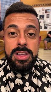 Dicas para combater a caspa de forma humorística