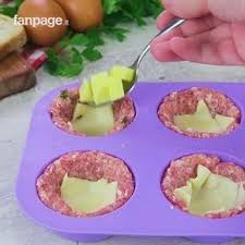 Per preparare il pasticcio di carne con patate iniziate prendendo una padella di grandi dimensioni e versateci l'olio facendolo riscaldare a fuoco medio. Mi Piace 835 Commenti 8 Cucina Fanpageit Cucinafanpageit Su Instagram Cestini Di Carne E Pat Ricette Ricette Di Cucina Ricette Con Carne Macinata
