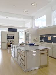 ilot la cornue chateau 120 lotus de luxe et couleur matchee sur l ensemble poggenpohl sand du showroom de kuala lumpur muebles industriales cocinas muebles