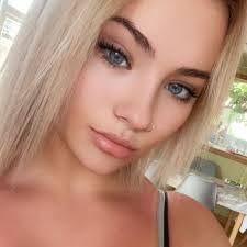 Holly Mclean's Instagram, Twitter & Facebook