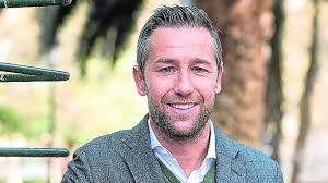 Víctor Bravo: "Las experiencias del fútbol me valen mucho para mi vida  laboral"