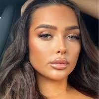 Amber Jade's Instagram, Twitter & Facebook