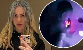 Grimes and lizzy wizzy — delicate weapon (2020) grimes and benee — sheesh (2020) grimes — idoru (algorithm mix) (miss anthropocene 2020) Grimes Invents Bath Rave For Her Six Month Old Son X Daily Mail Online