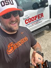 Steeleville it's always in tip top shape, but spring brings a special glow.  A tip of the cap to everyone who work ongoing to maintain its longstanding  beauty and charm. Happy Easter