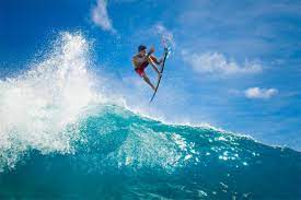 Gabriel medina pinto ferreira (born 22 december 1993) is a brazilian professional surfer, also the 2014 and 2018 wsl world champion.medina joined the world's elite of the world surf league tour in 2011, and in his rookie year he finished within the top 12 of the asp (now wsl) world tour at the age of 17. Gabriel Medina The Story Of Brazil S Most Popular Surfer