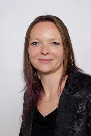 Sandra Kiss's Instagram, Twitter & Facebook