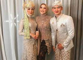 08.12.2019 international wedding of rezky aditya & citra kirana photo and video by imagenic decoration by rumah kampung décor sound system by akusara prosound lighting system by akusara prolight entertainment by deo entertainment invitation digital by marie digital photobooth by yuk photobooth mua by bennusorumba attire by ancha wedding 3 Selebriti Ini Tampil Memikat Di Pernikahan Citra Kirana Rezky Aditya