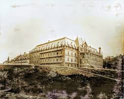 Hotel Dieu De Quebec Voir Aussi Hotel Dieu Du Precieux Sang Travel Landmarks Building