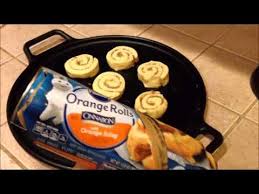 How To Make Pillsbury Cinnamon Rolls On The Lodge Cast Iron Pizza Pan Pillsbury Sweet Rolls Pillsbury Cinnamon Rolls Cinnamon Rolls