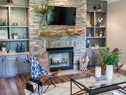 Shabby chic meets tinseltown in this los angeles living room. 22 Living Rooms Every True Fixer Upper Fan Will Recognize