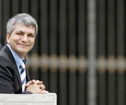 Mercoledì repubblica ha pubblicato un'intervista di giovanna casadio a nichi vendola, nella quale vendola racconta le nuove e numerose difficoltà che sta incontrando a causa degli scherzi telefonici. Nichi Vendola Finalmente Tobia E Davvero Mio Figlio