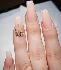 Mira algunos diseños de uñas acrilicas que te encantaran, llenos de colores y formas que te dejaran con ganas de probártelas ya. Unas Ballerina Blancas Unas Ballerina Unas Ballerina Mate Unas Decoradas Ballerina Decoracio Manicura De Unas Unas Acrilicas Sencillas Unas Postizas De Gel